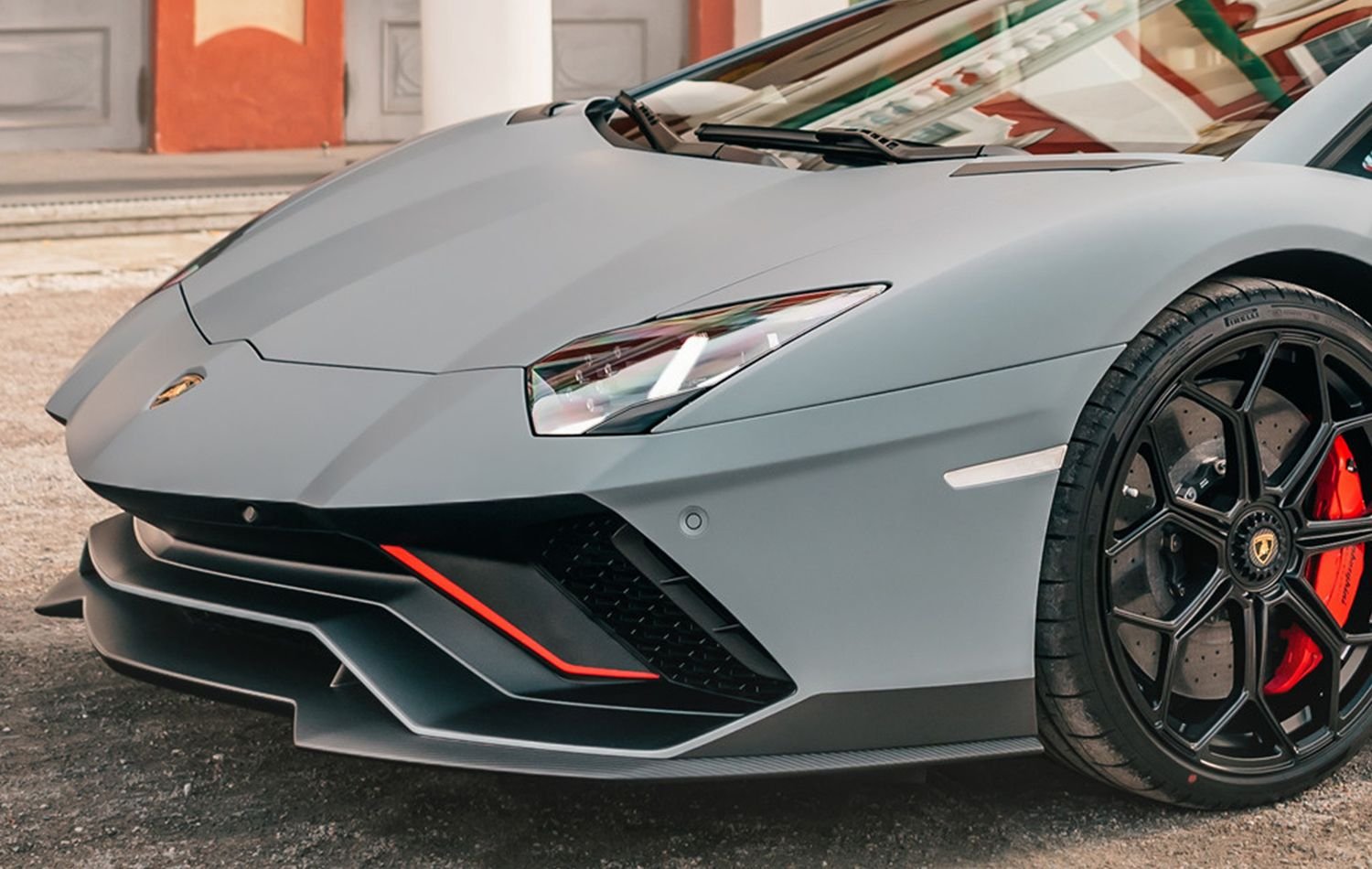 Lamborghini Aventador - Image 2